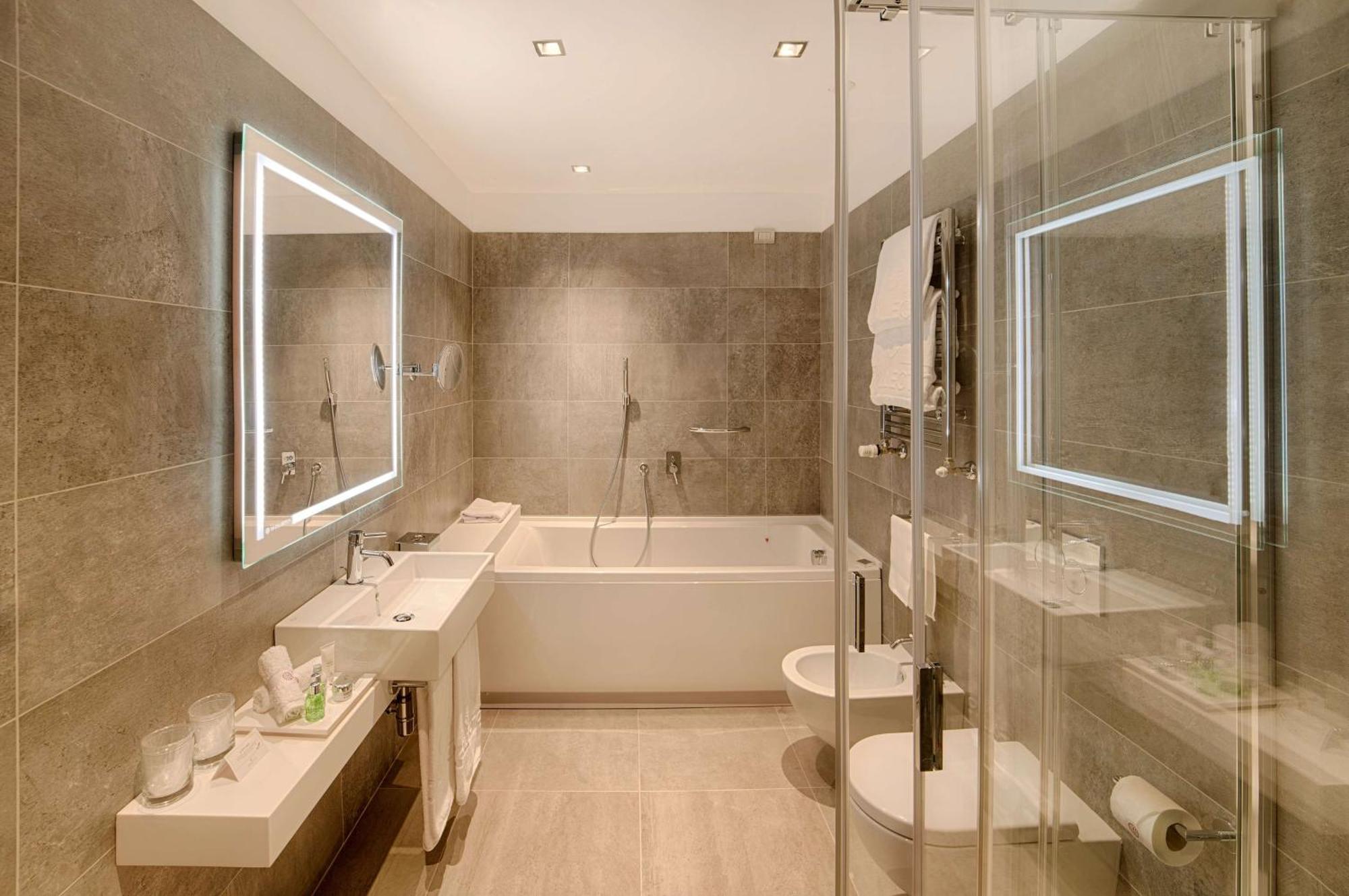 Hotell Nh Collection Palazzo Cinquecento 5*